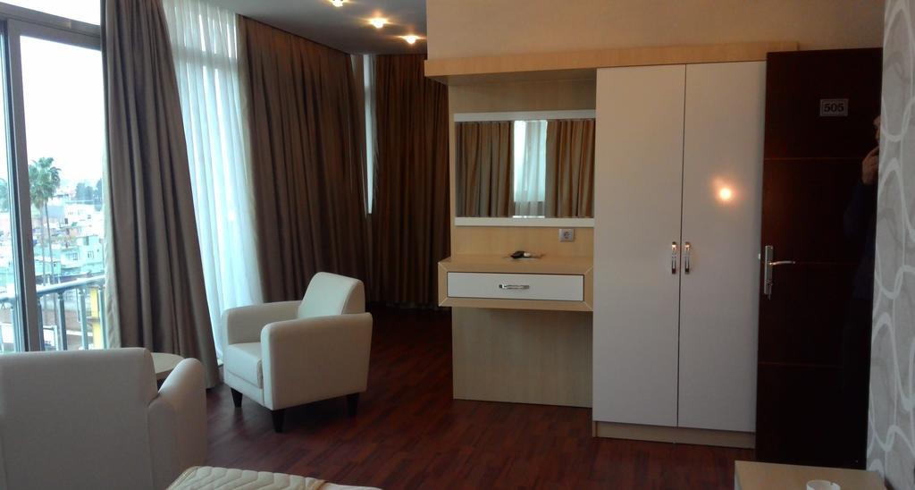 Guney Adana Otel Esterno foto
