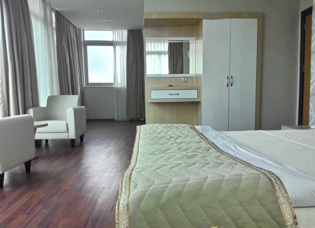 Guney Adana Otel Esterno foto